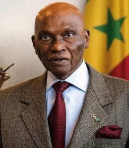 Un siècle de vie, un héritage politique : le Sénégal célèbre les 100 ans d&rsquo;Abdoulaye Wade.
